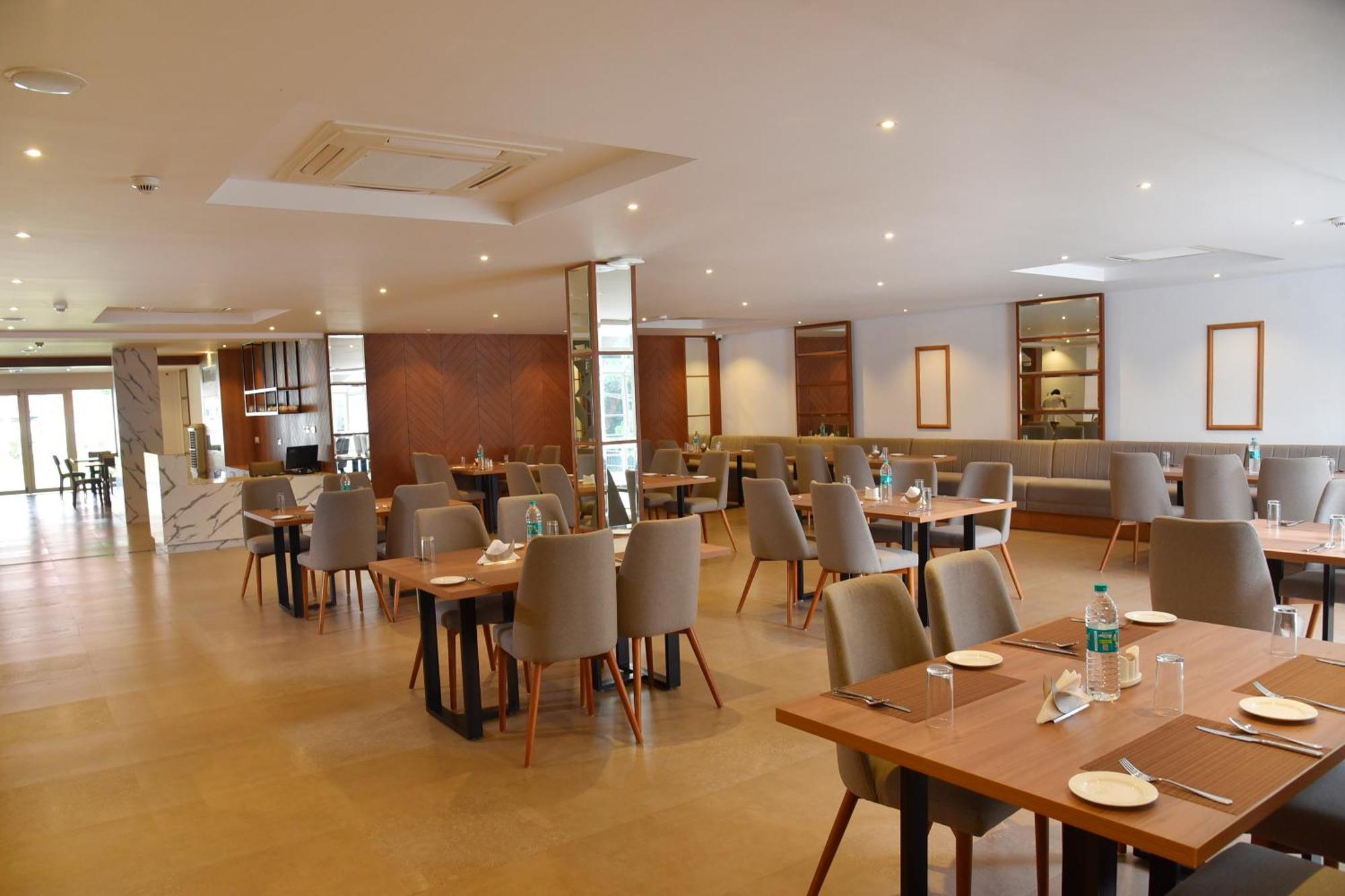 The Pearl View Hotel Mulappilangad Экстерьер фото