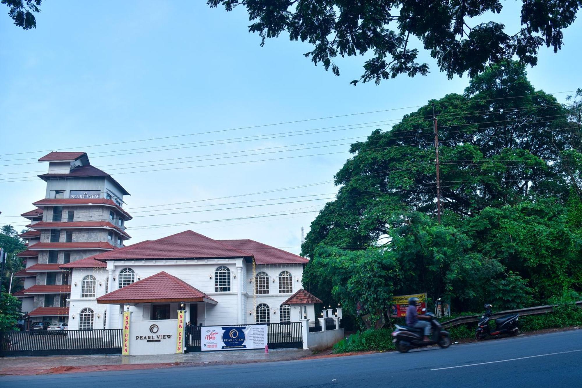 The Pearl View Hotel Mulappilangad Экстерьер фото