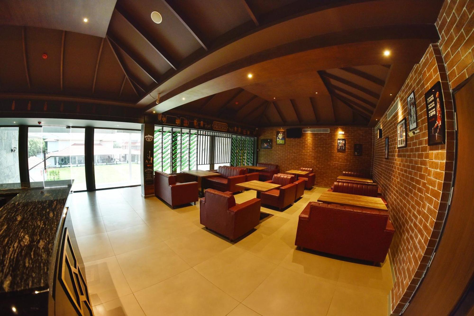 The Pearl View Hotel Mulappilangad Экстерьер фото
